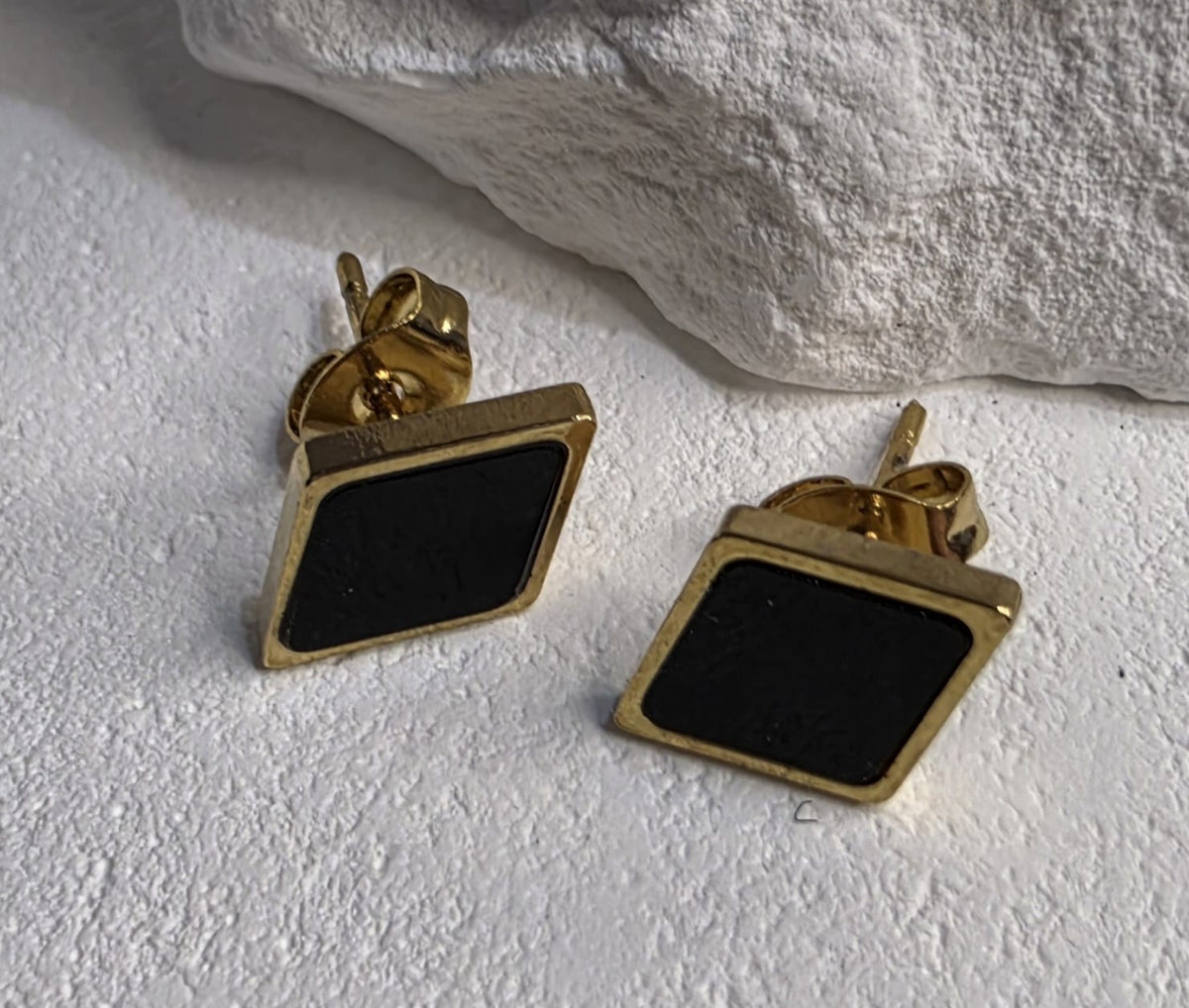 Gold Ohrring Stecker Quadrat Emaille Schwarz Edelstahl