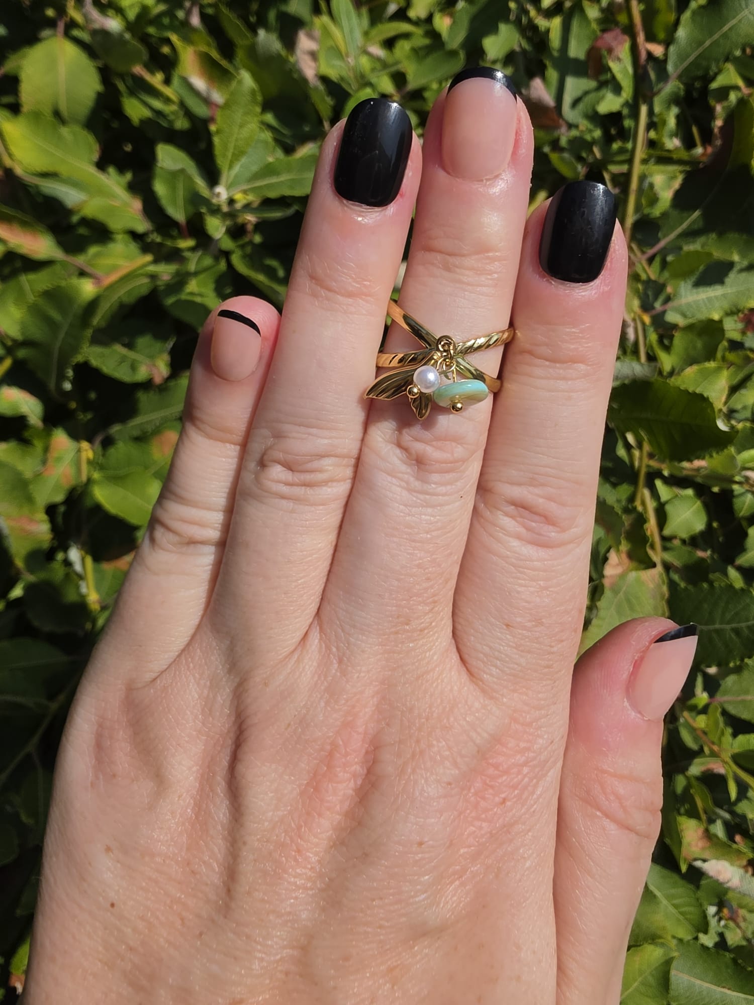 Gold Ring mit Libellen-Motiv, Mint-Opal und Perle