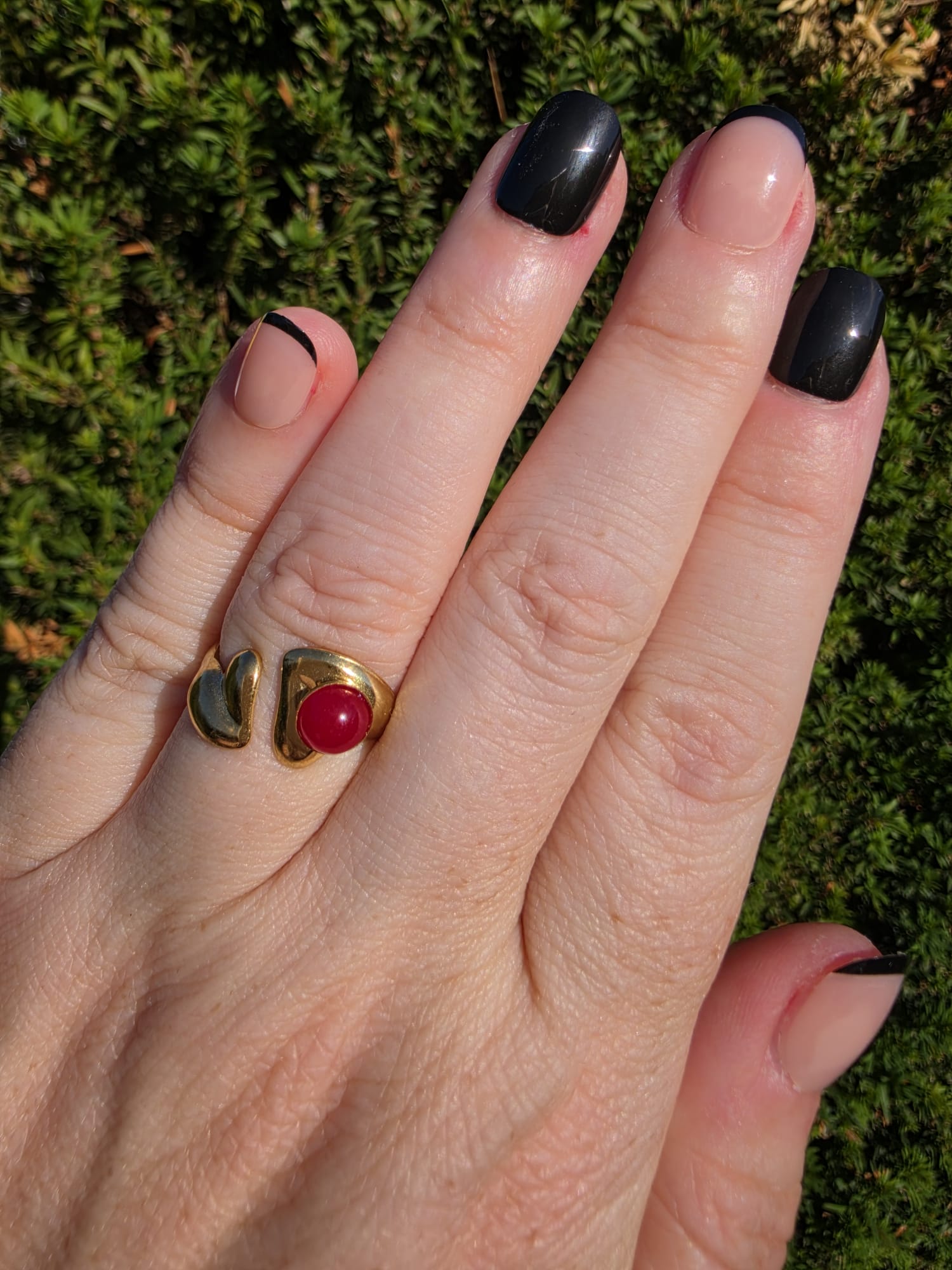 Edelstahl Ring Gold Asymmetrisch Roter Stein Halbmond