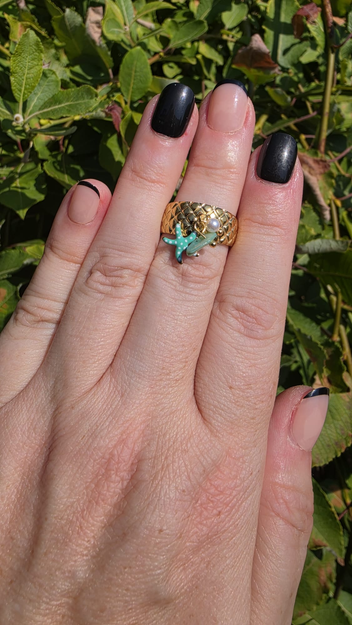 Gold Ring mit Netz-Design und türkisem Seestern-Anhänger