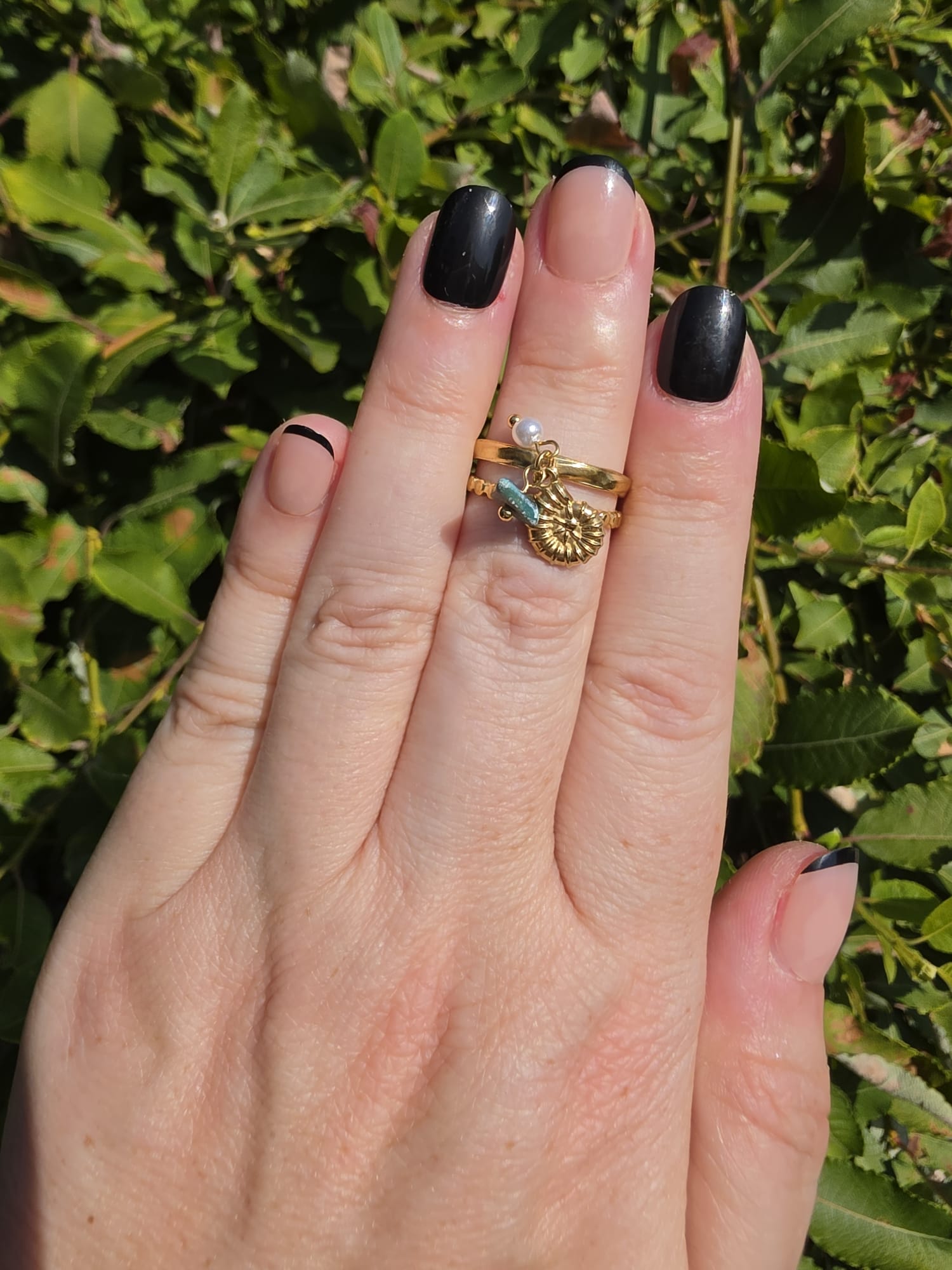Gold Ring mit Muschel-Anhänger, Perle und türkisem Stein