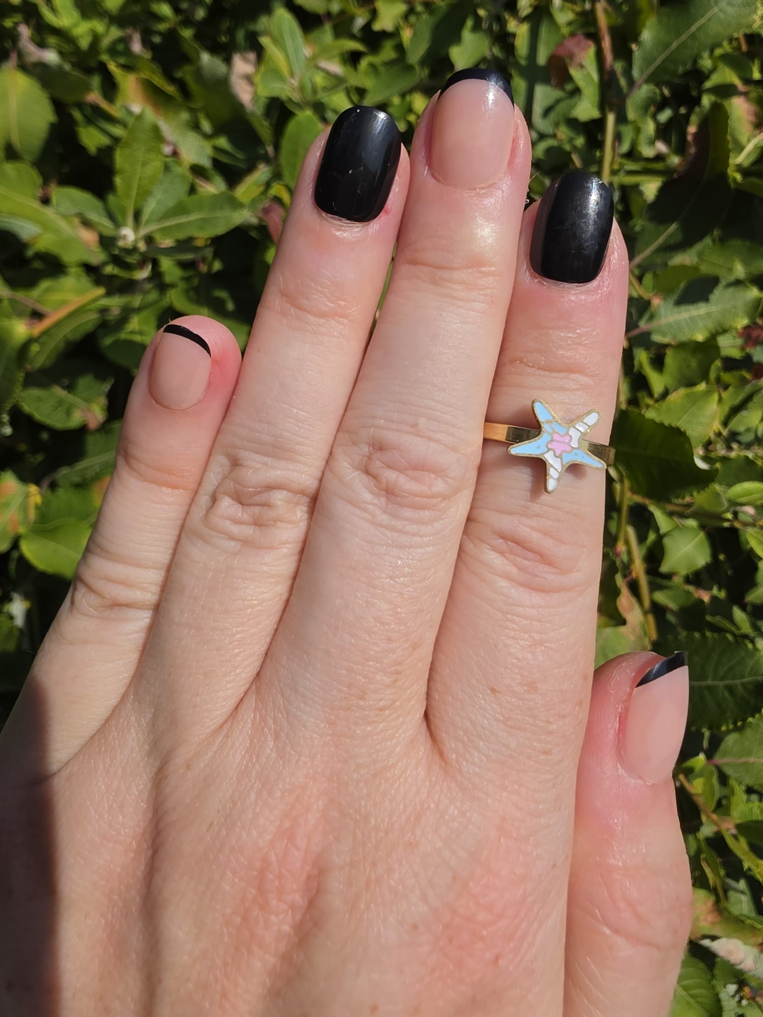 Gold Ring mit weißem Opal-Seestern