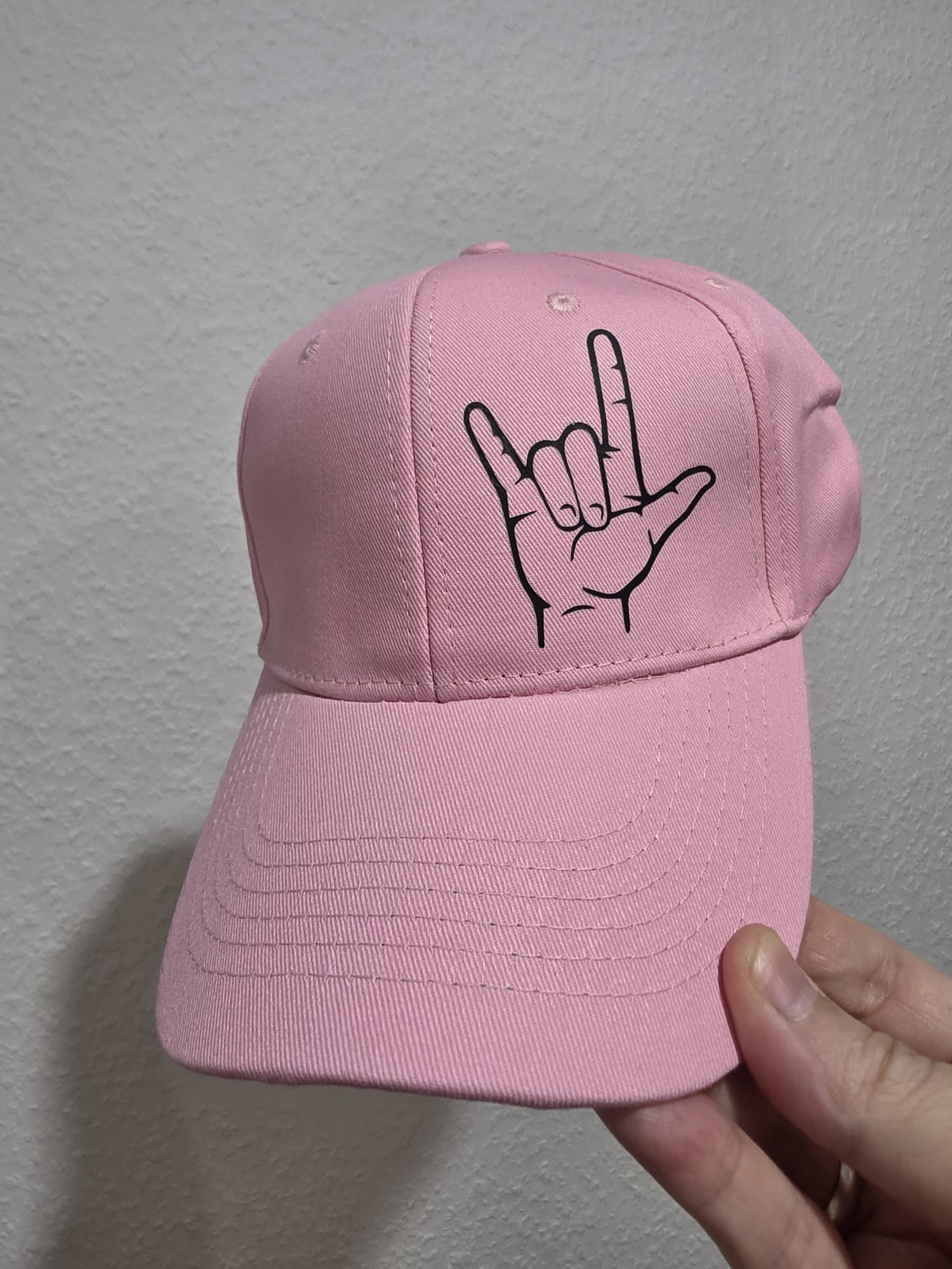 Cap ILY – Rosa mit schwarzem Aufdruck